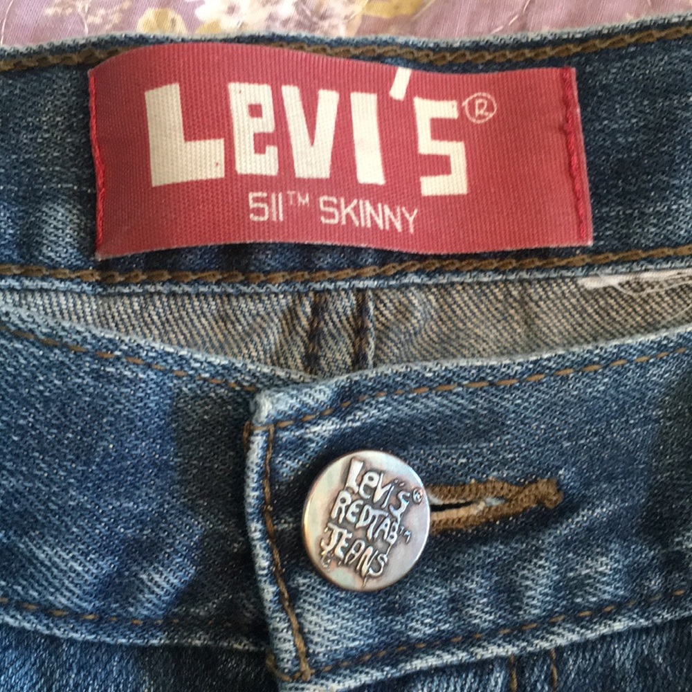 LEVI’S shorts - Picture 3 of 3